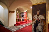 Выставка тронных кресел XIX века в Гатчинском дворце