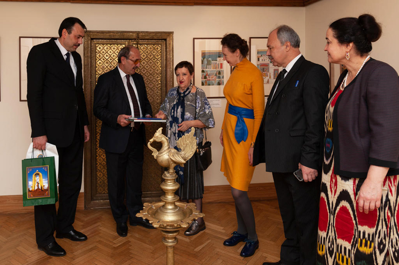 Делегация Министерства культуры Таджикистана и Посольства Таджикистана в РФ в Музее Востока