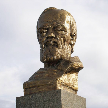 Бюст Ф.М. Достоевского (скульптор А.И. Брагин, 2001 г.)