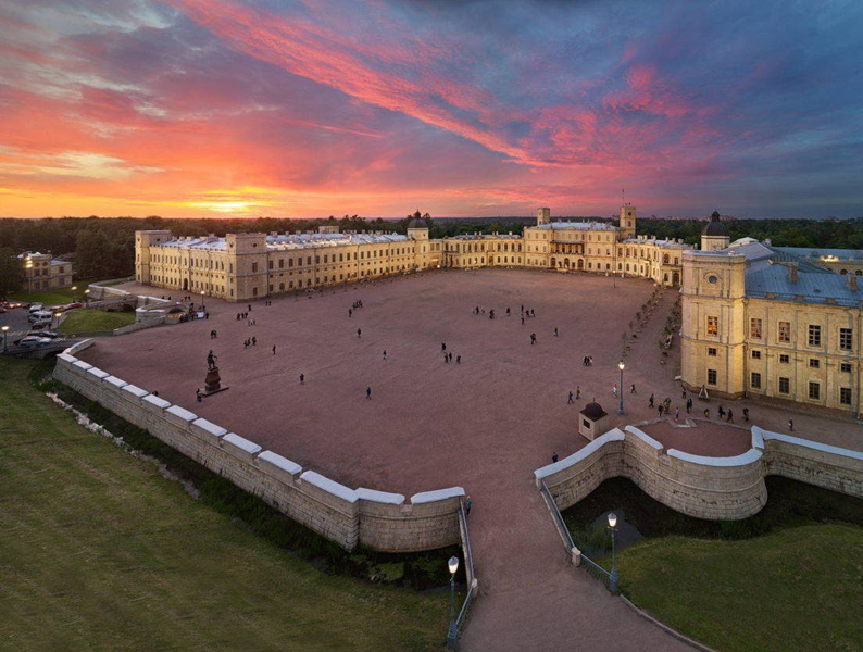 Вид на Гатчинский дворец со стороны плаца. Фото Г. Пунтусовой