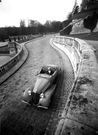  . Renault Nervasport.  -, 1937.  Atelier Robert Doisneau